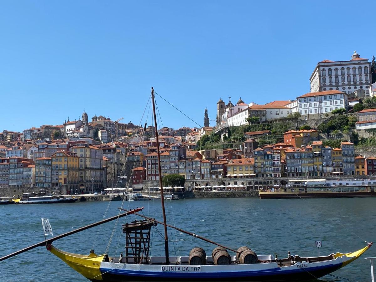 The Yellow House Porto Bagian luar foto